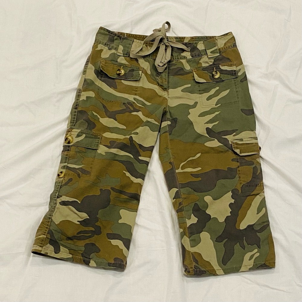 Camoflauge Cargo Shorts. Size 4.